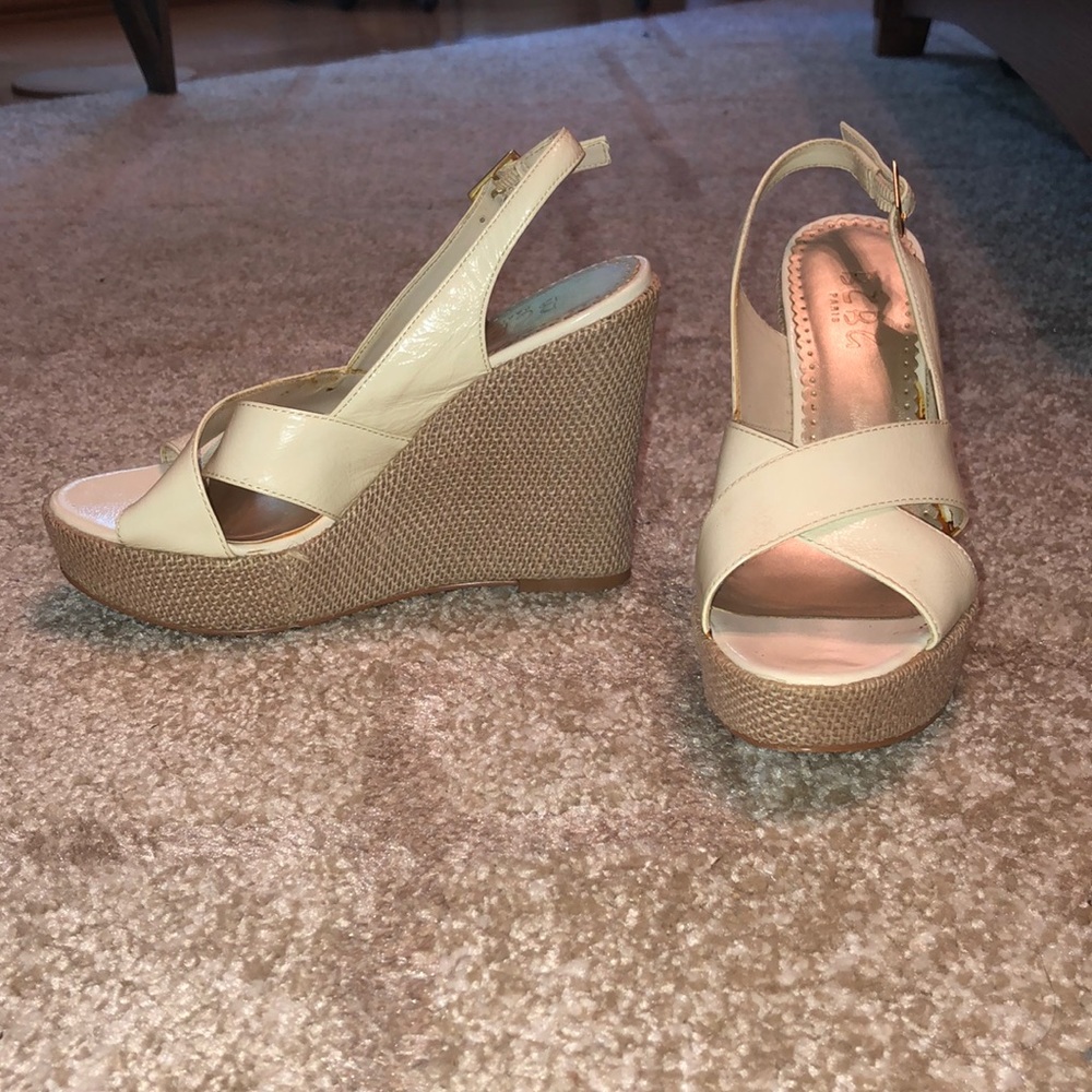 BCBG Paris wedge
